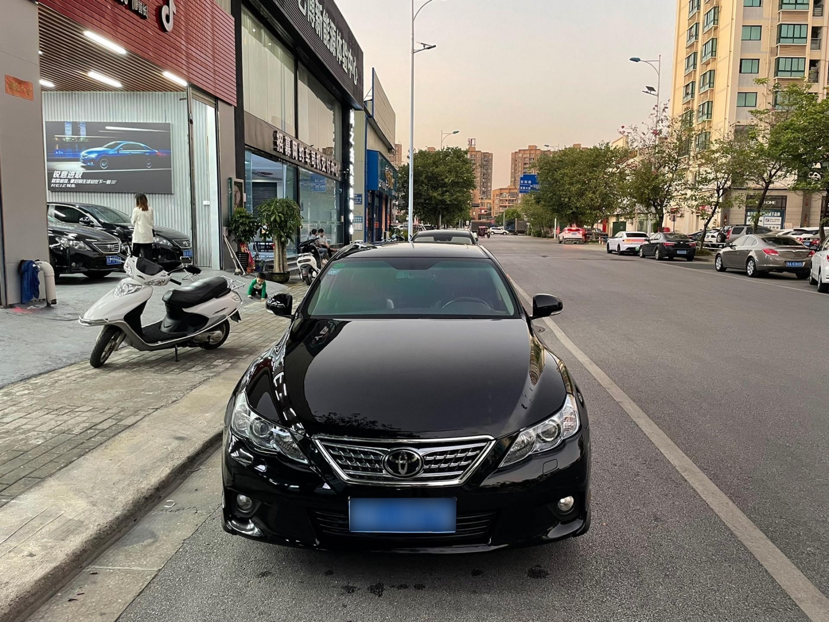 0水晶标丰田锐志旗舰版, 全球限量版非常稀少,一车难求.锐志