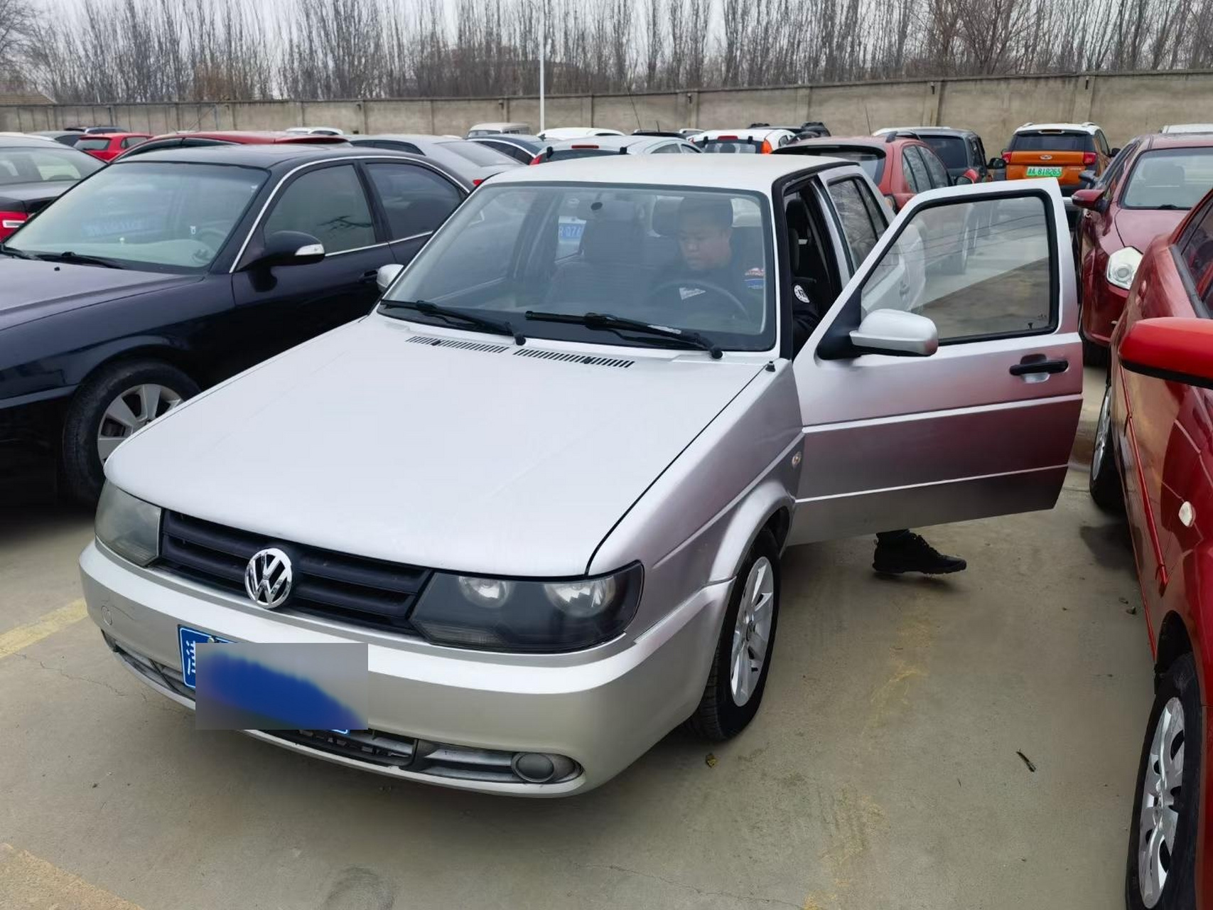 12000.最新到店2010年小捷达    全车原版   无事故    一万多