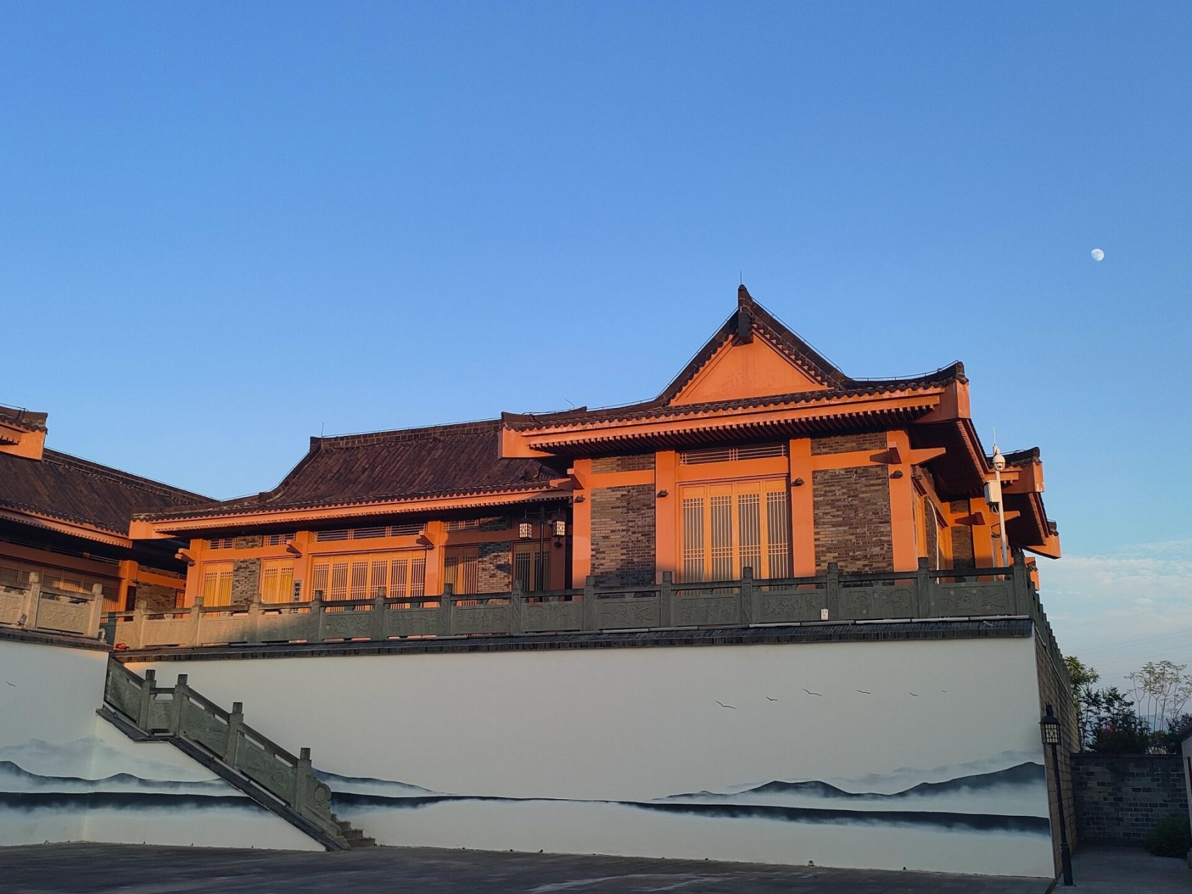 渠县文峰山 爬 之前:就一座塔有什么好看的 爬到一半: 背着我们修这么