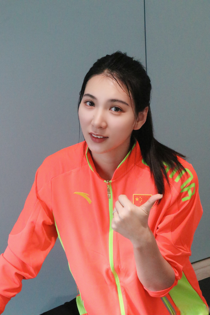 我可以47最后一次集合#  无限方舟队员郑姝音报道!