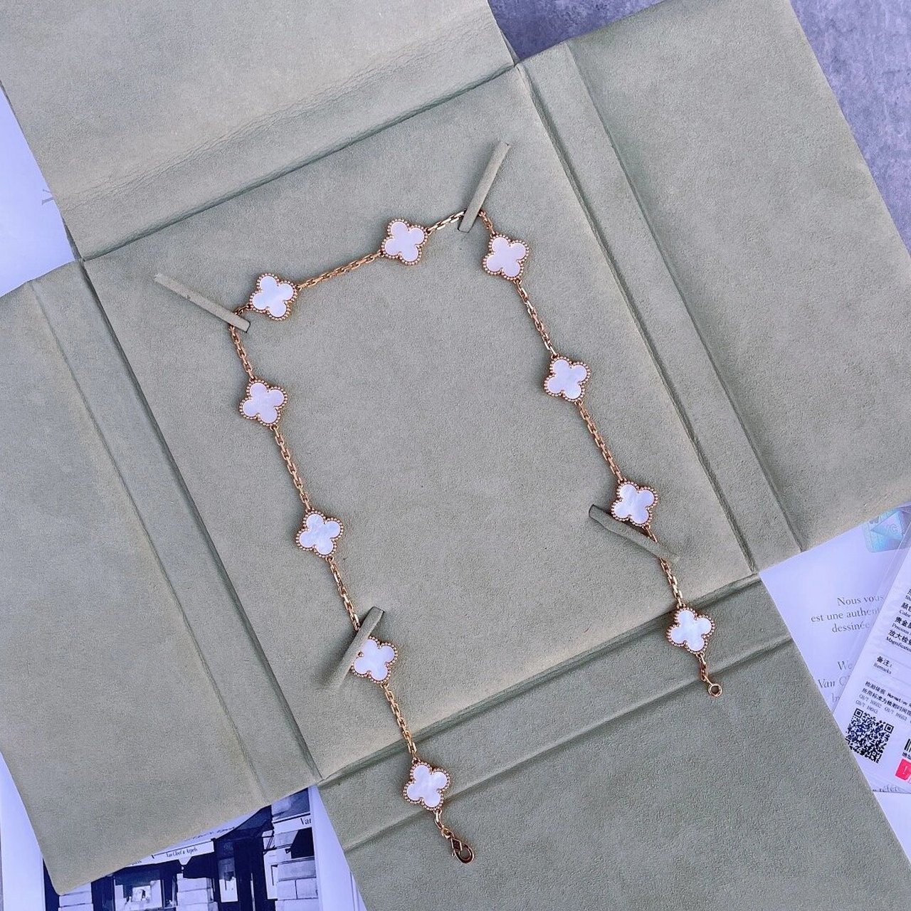 vca梵克雅宝 18k黄金白贝母四叶草10花项链 vca梵克雅宝 18k黄金白