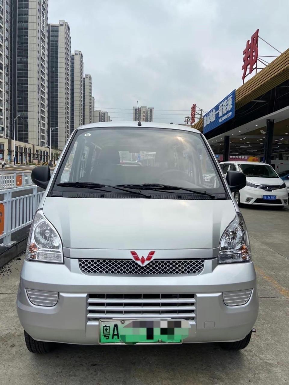 2022年12月五菱荣光ev新能源面包车客运版,仅行驶1万多公里,41.