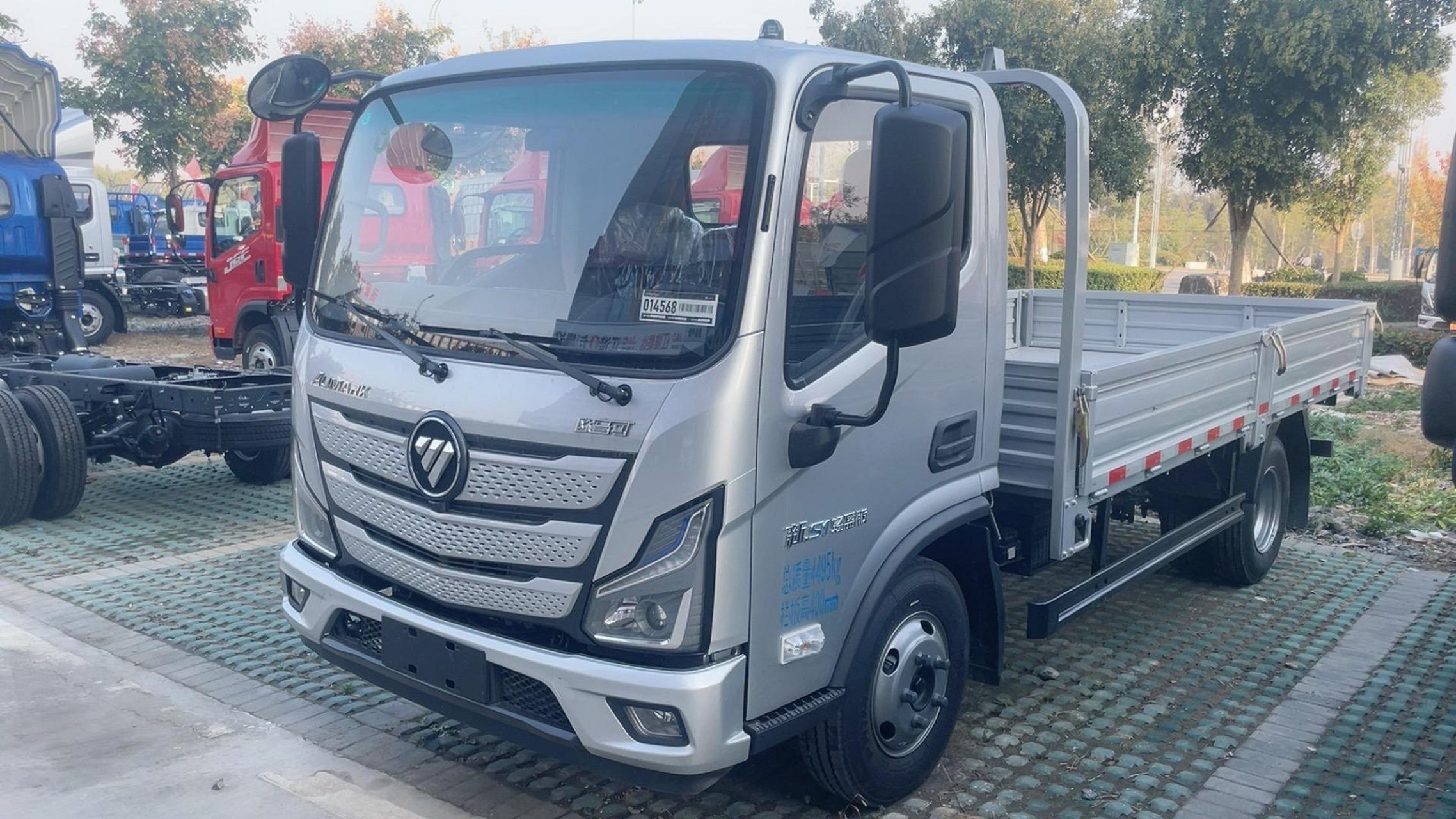 高端轻卡代表—-欧马可新s1轻盈版 欧康140马力,采埃孚6速,奔驰化内饰