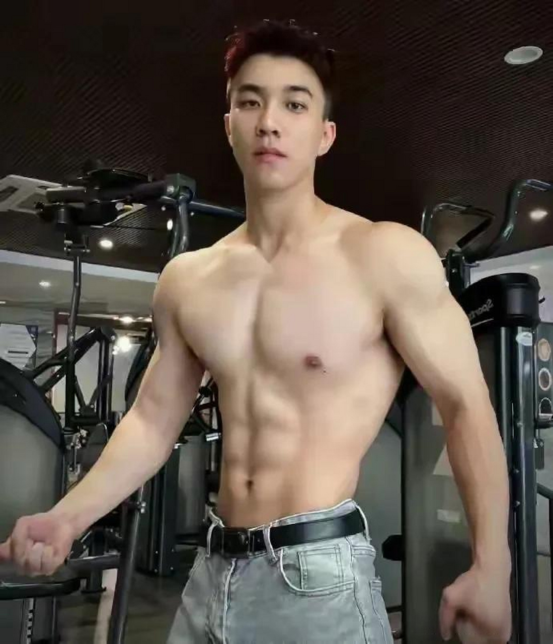 肌肉型男,他的 健身帅哥大赏 带上肌肉男 禁欲肌肉 型男健身记 男人