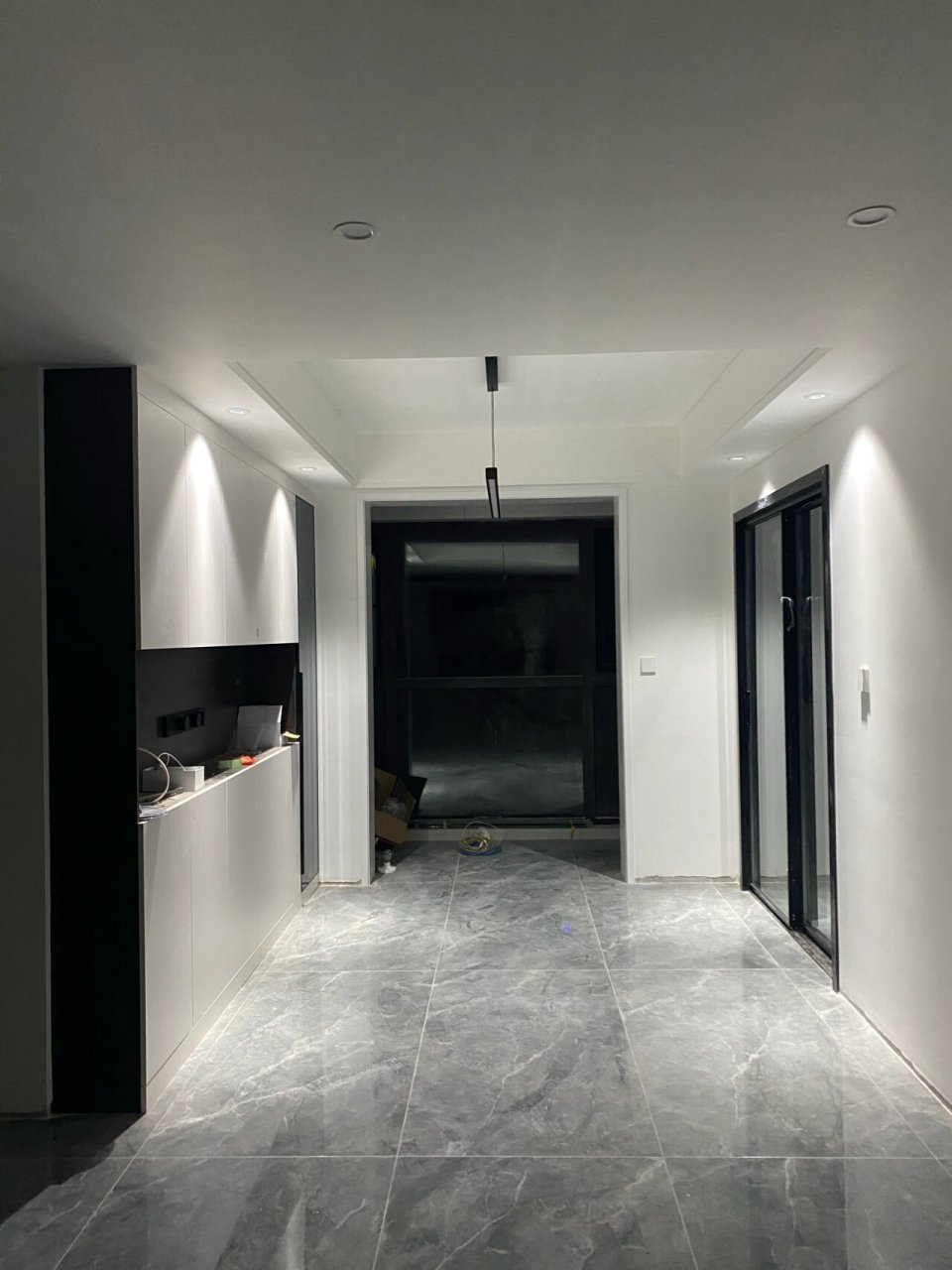 黑白灰yyds 卧室门也要极简 卧室门选的4公分黑框 男朋友不喜欢门框是