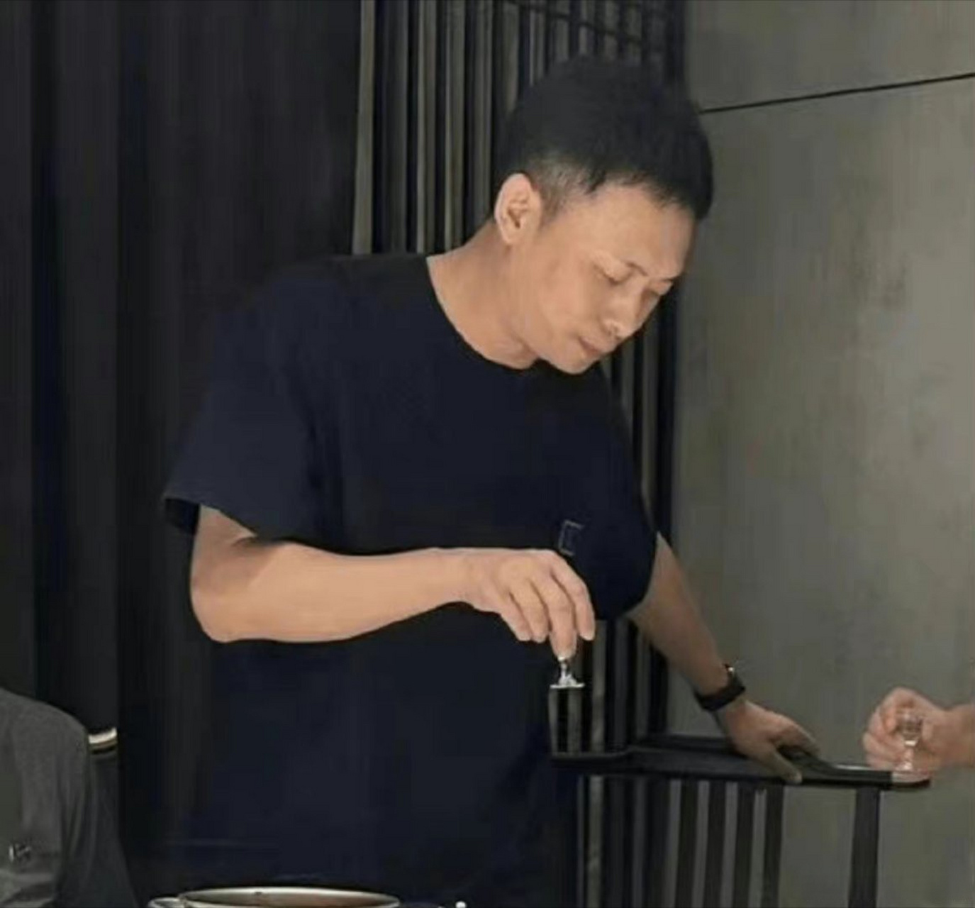 感觉有练肌肉9499  #张译狂飙热播后首露面