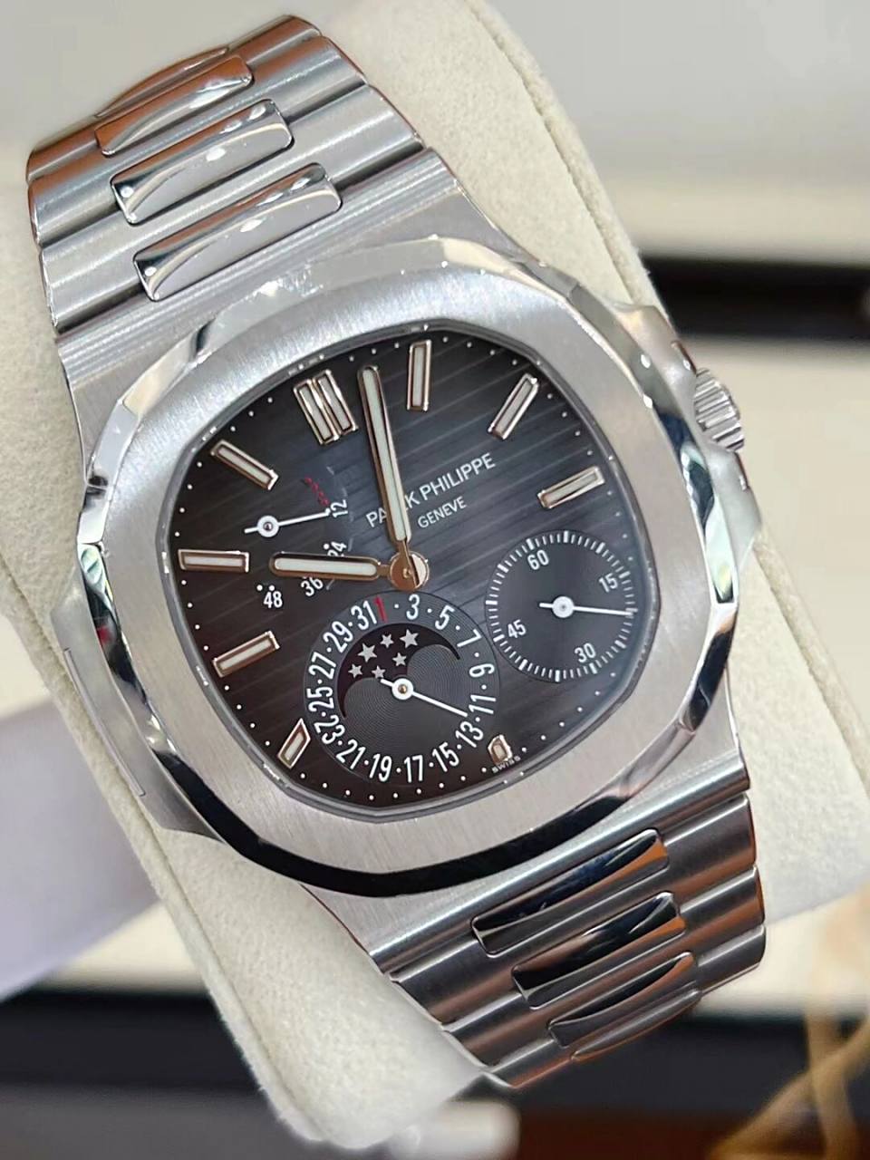 百达翡丽5712a   百达翡丽鹦鹉螺钢王 型号:5712a 功能:自动机械.