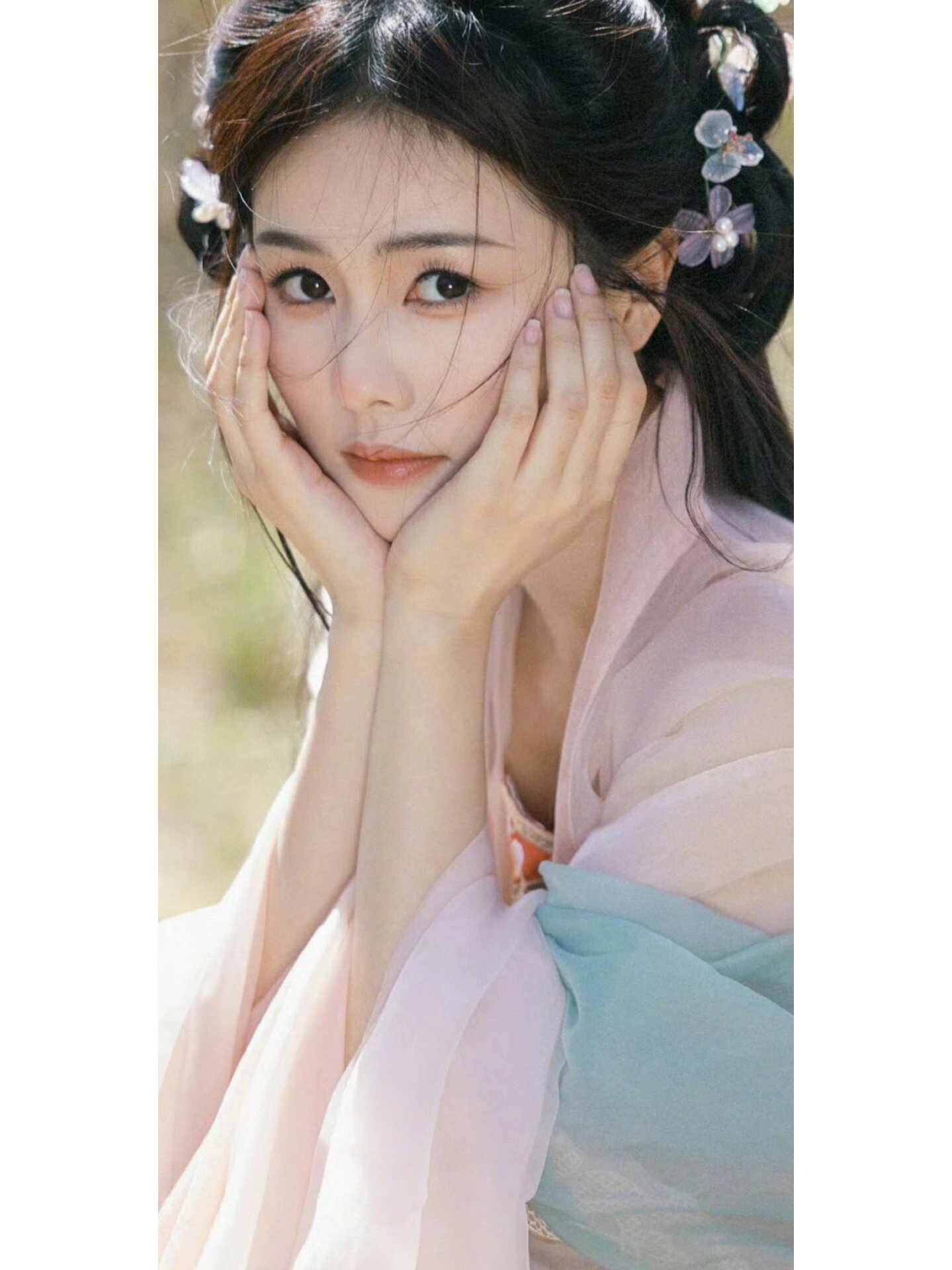 白鹿古装神图壁纸