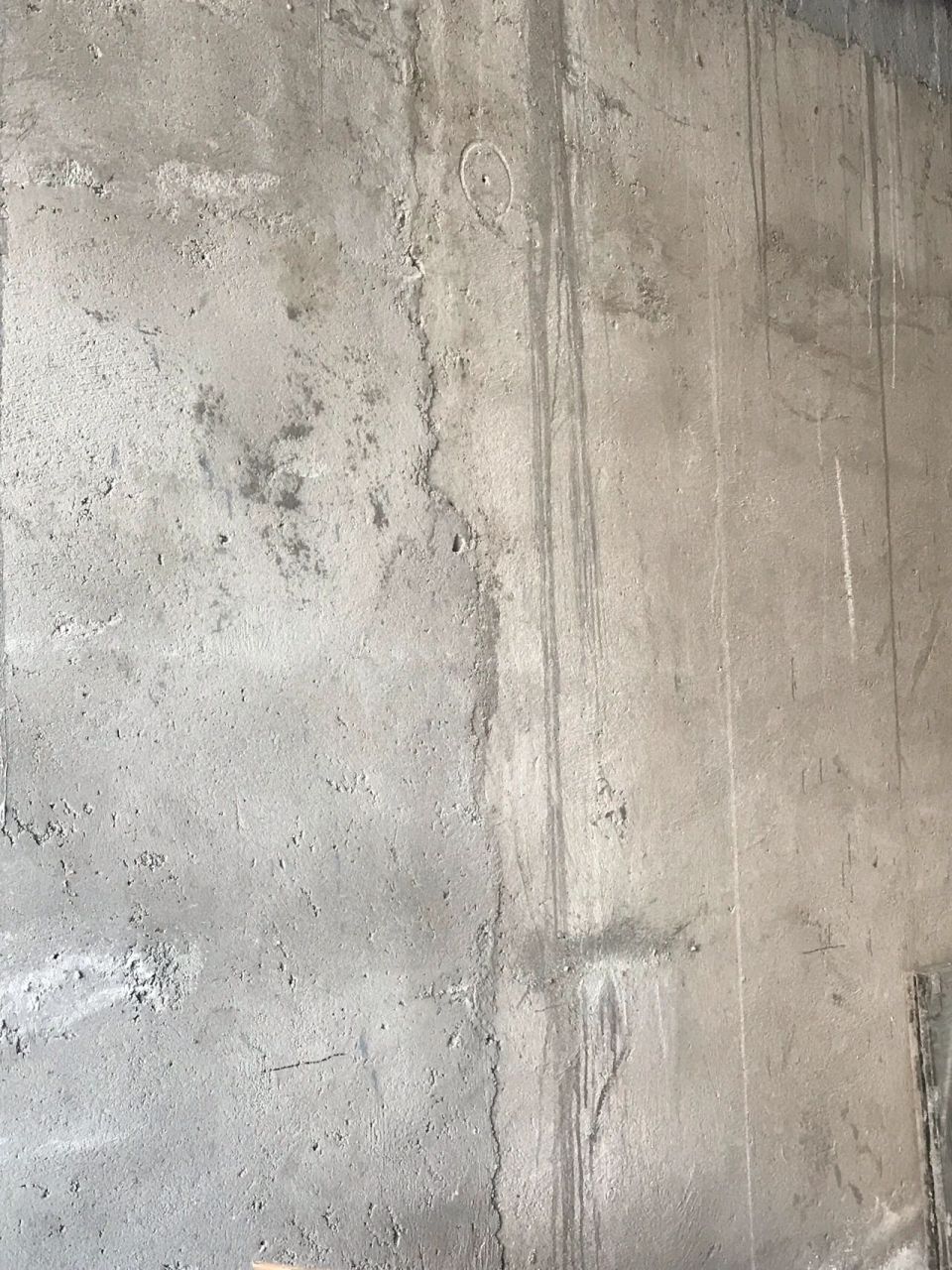 求一款能贴水泥墙的墙纸 毛坯水泥墙,后面喷过一层乳胶漆.