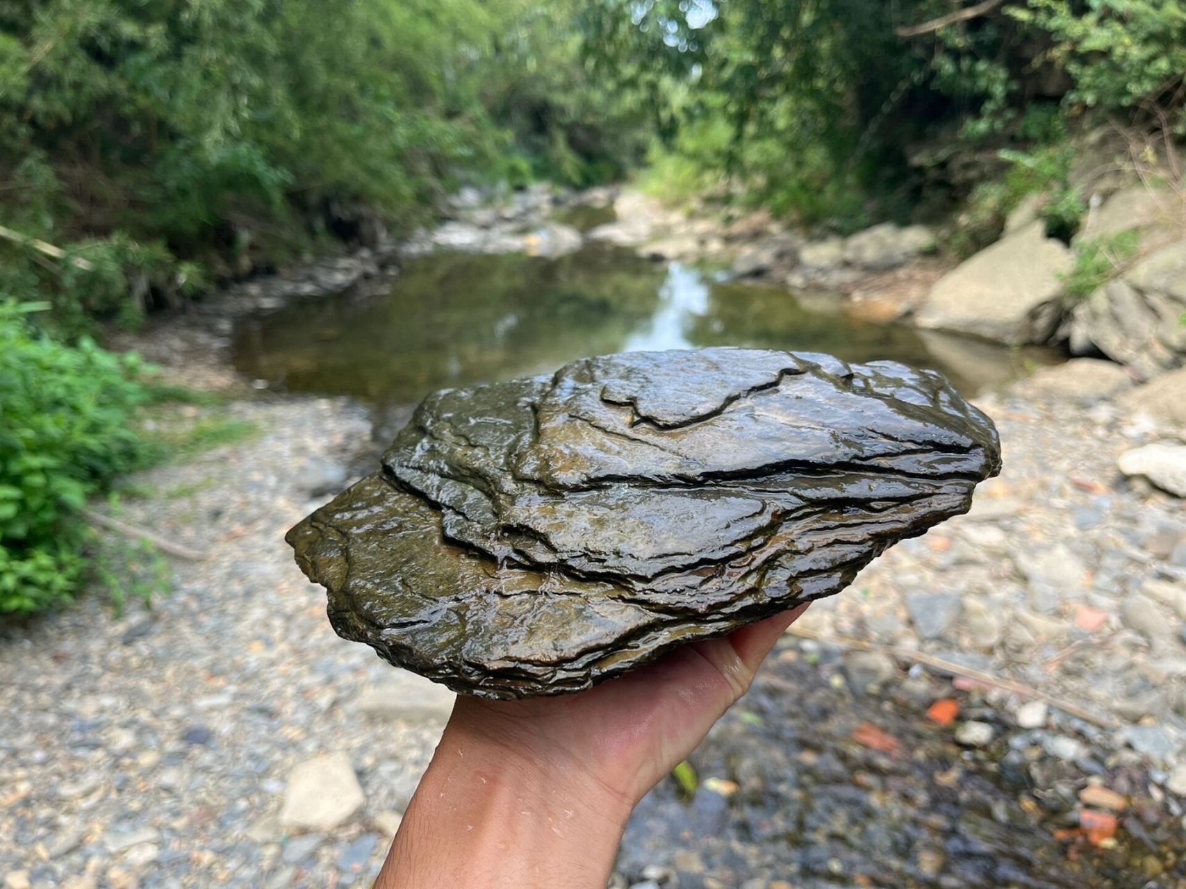 溪流缸造景原石 溪流缸造景选用的素材  精品梯田石