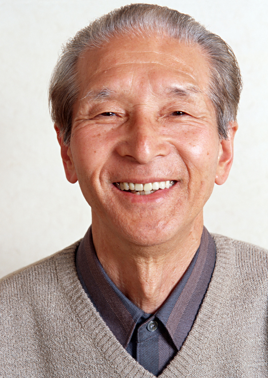 清晰度很高的老年人头像和半身像素材