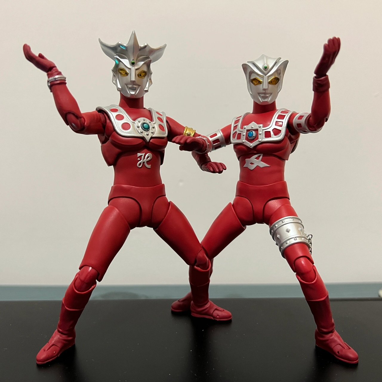 雷欧和阿斯特拉的shf到啦 还是大狮子比较帅#奥特曼# #万代# #shf