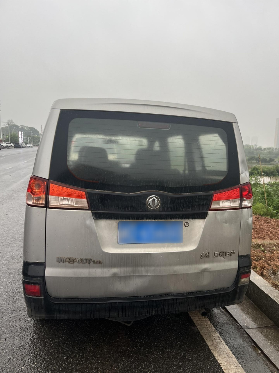 10年东风日产帅客.保险年检同步8月.