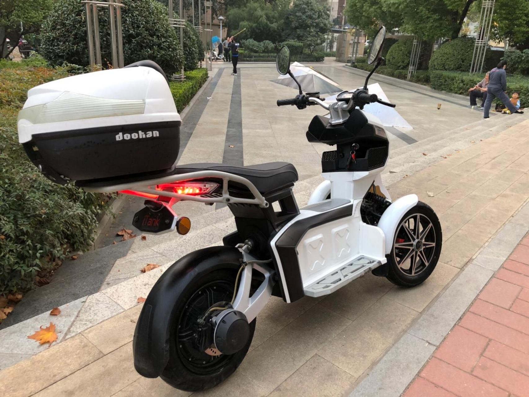 (全部原装)逗哈itank锂电池电动倒三轮,原车60v26安锂电动力版高配