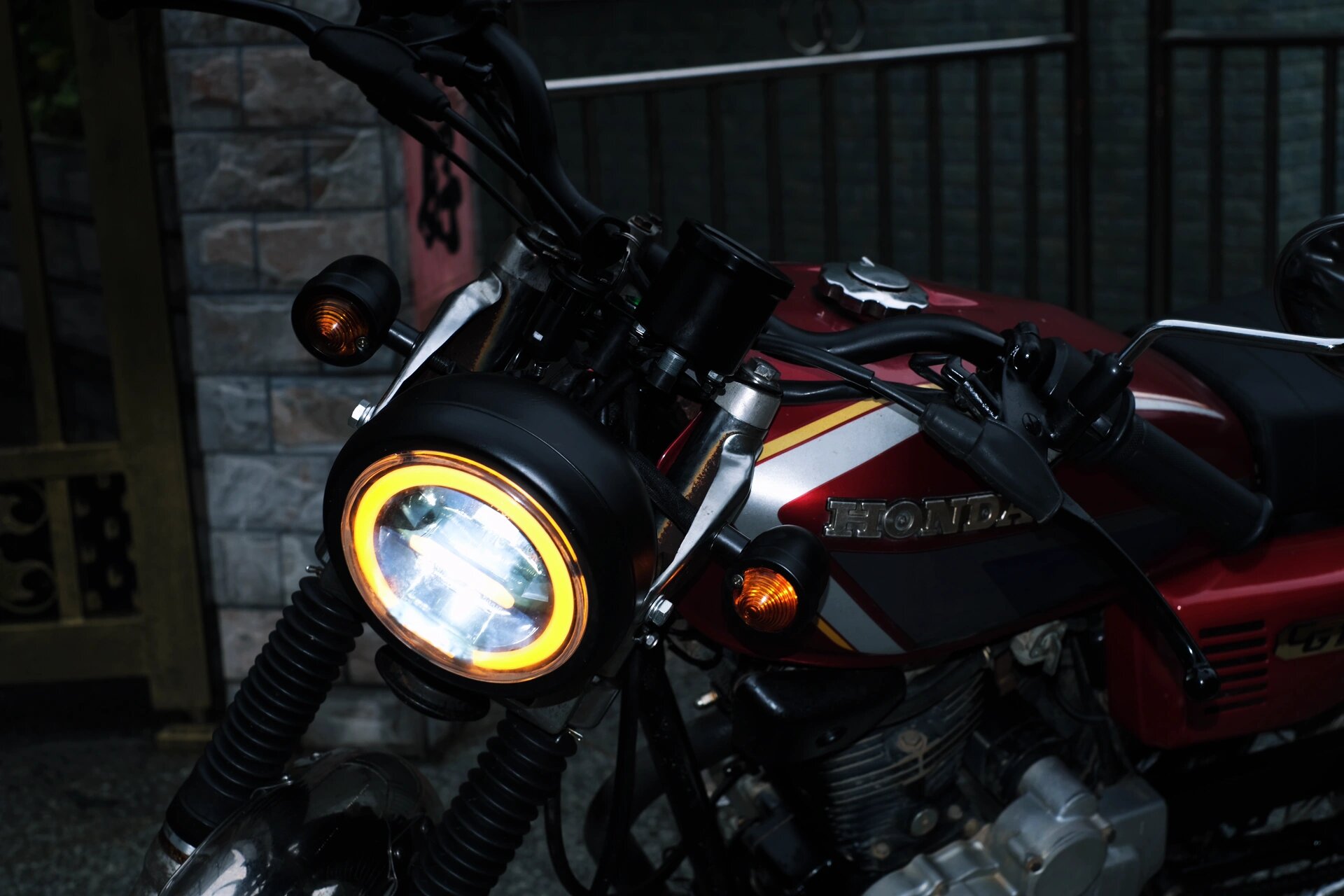 初见成果 本田cg125 最难搞的是线路,接线弄烧了一只转向灯.