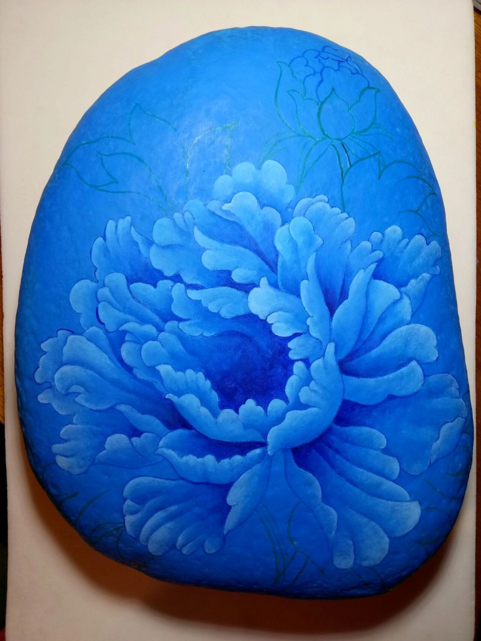 石头画(二)《蓝牡丹》 石头画蓝牡丹