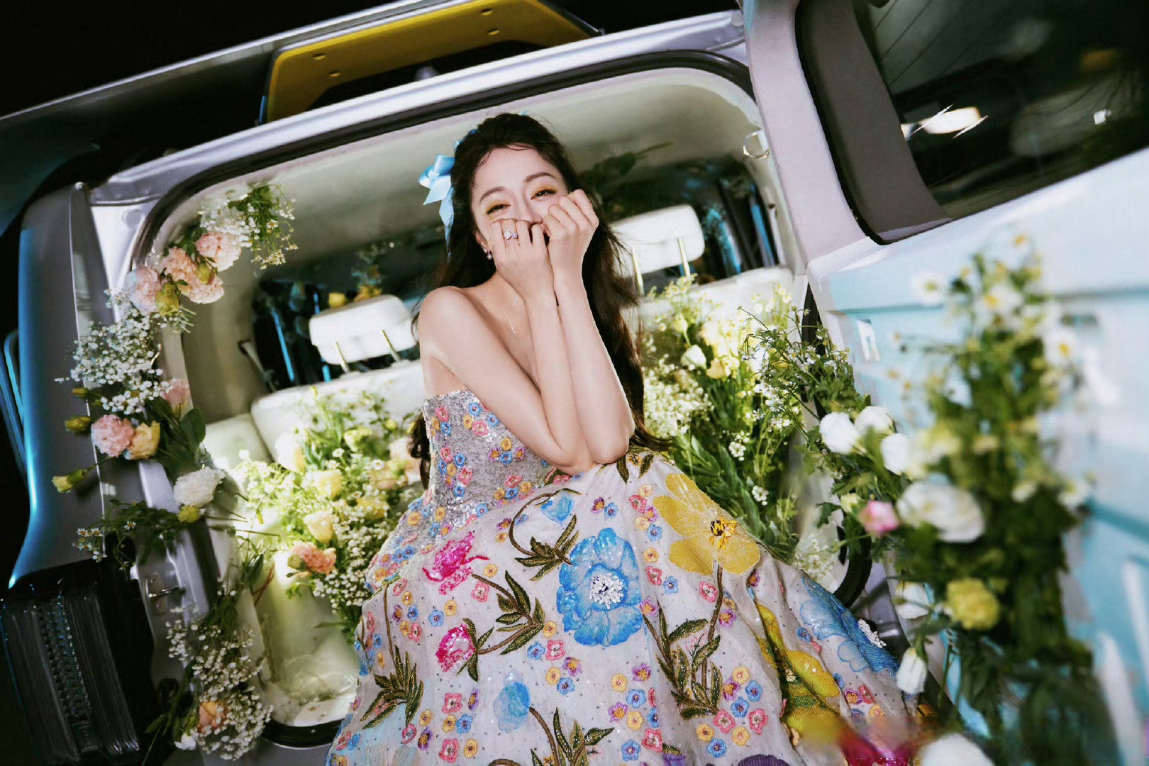 花车上的迪丽热巴#