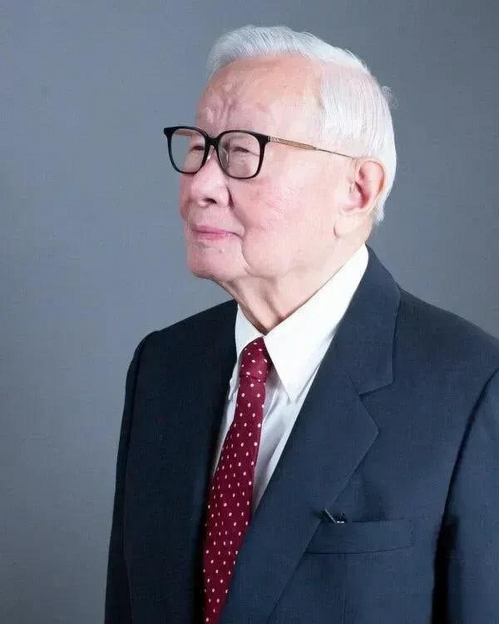 【台积电老板张忠谋:纽约采访时标榜自己是美国人,中国半导体没有领先