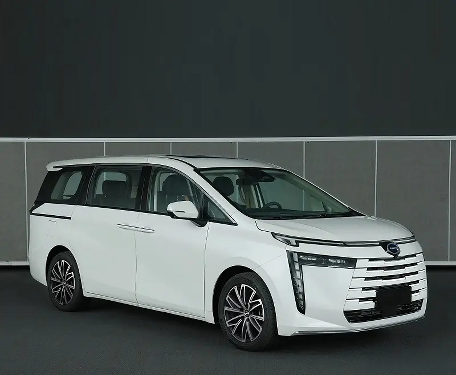 外观设计前卫  7月14日,工信部网站公布了广汽传祺全新mpv车型传祺e8