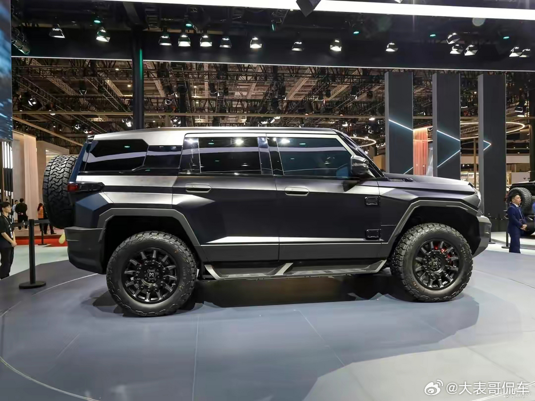 近日,东风猛士官方发表消息称旗下全新大型suv猛士917将于8月25日开幕