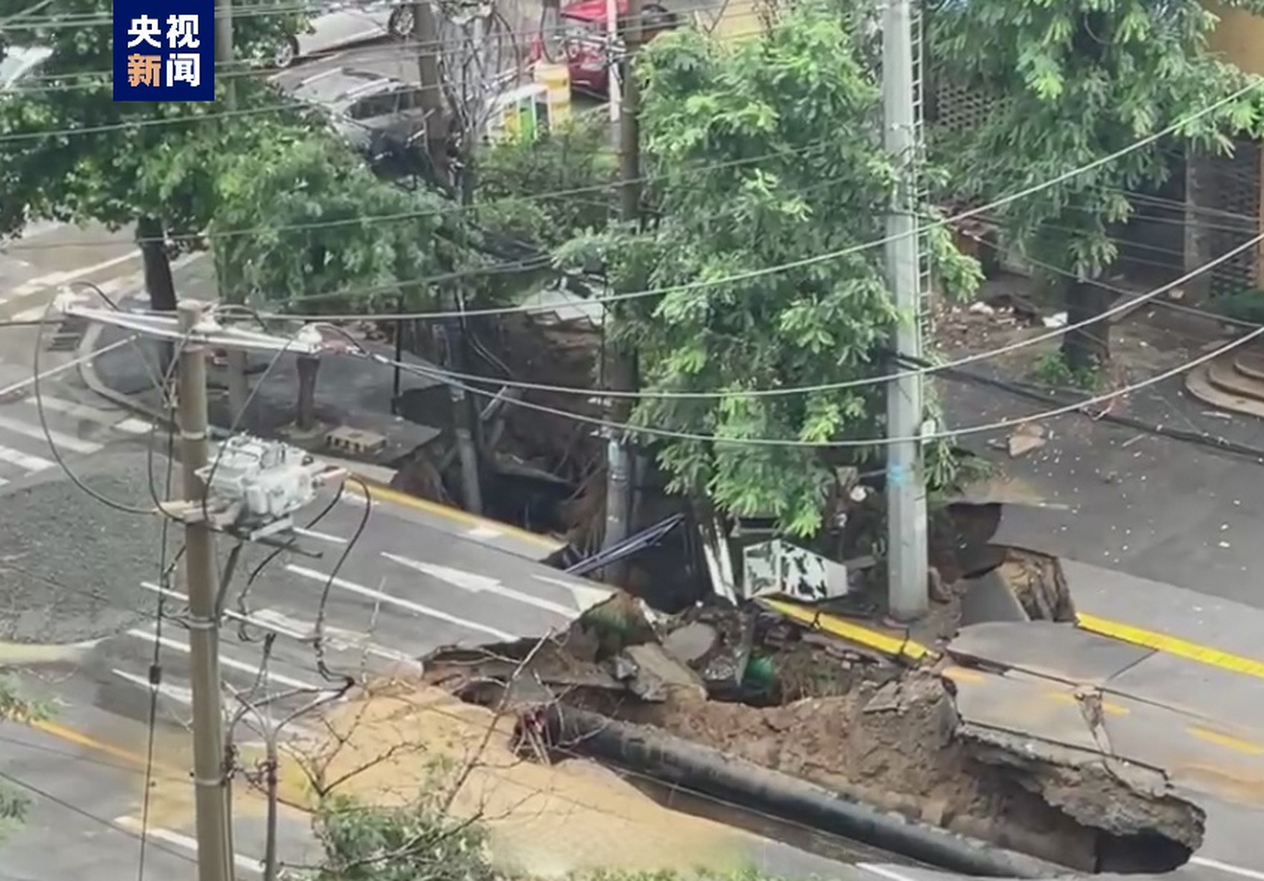 辽宁沈阳路面塌陷图片