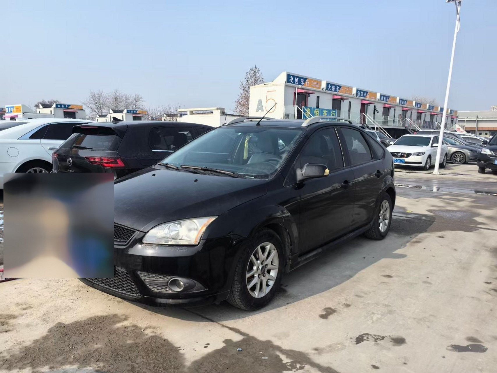 07年上牌福特福克斯两厢自动挡带天窗,小车好开的不行,价格不过万.