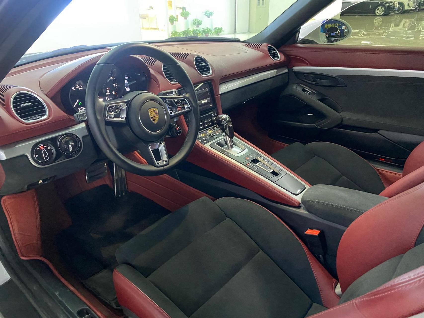 【车辆名称】2022款 保时捷718 spyder 2.