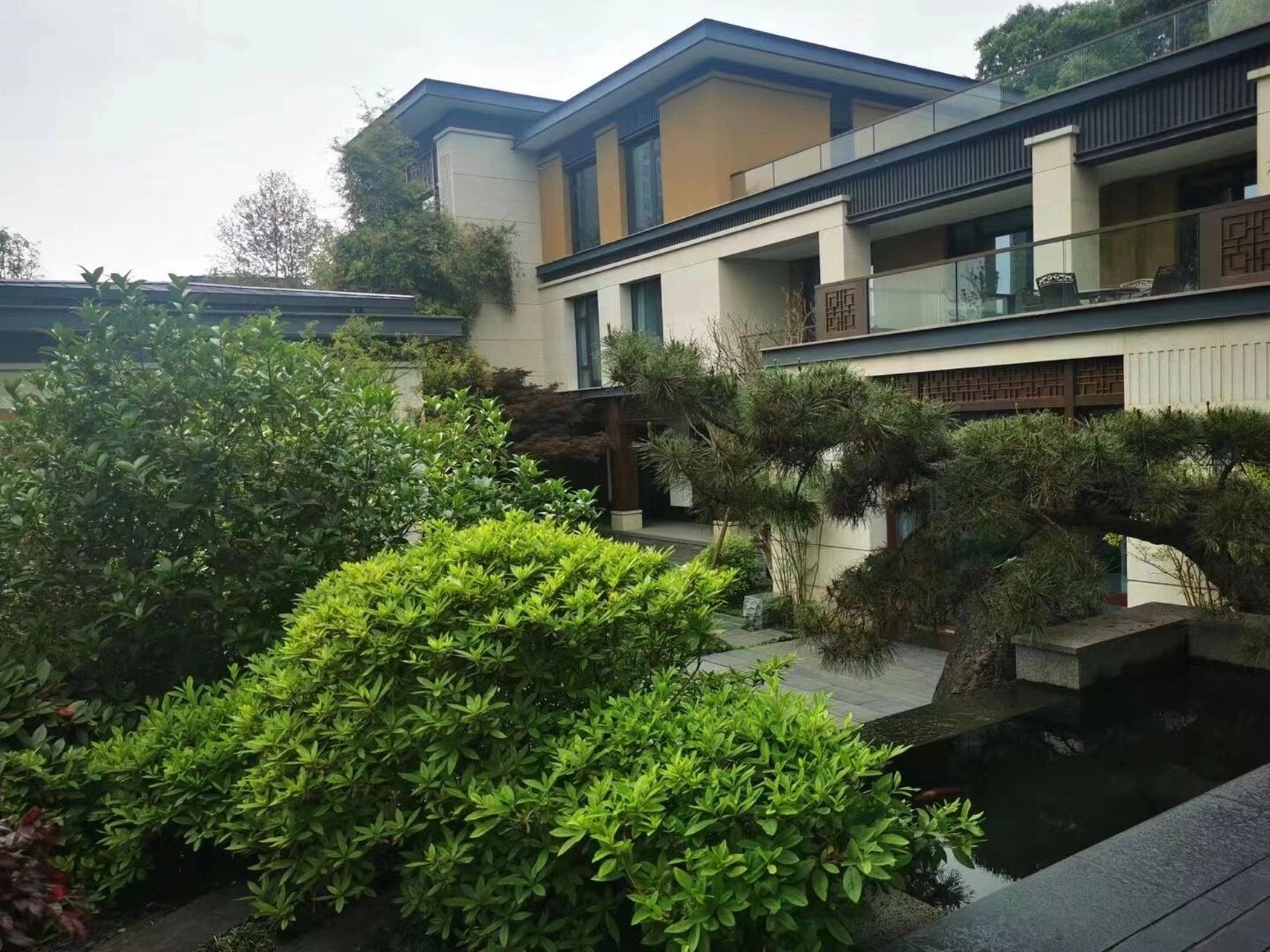 盘点长沙十大独栋别墅7 第四名:湘江壹号 湘江之畔,鹅羊山旁,天地气韵