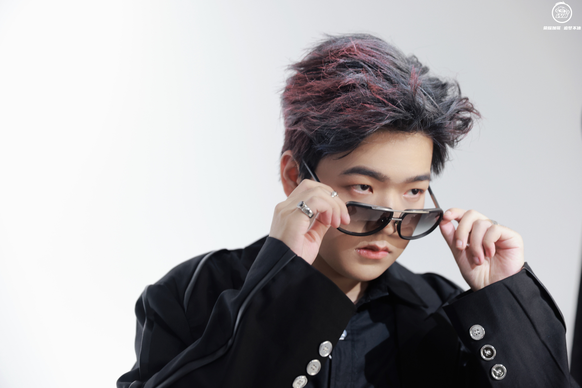 小白熊江城双人杂志首封#  首次尝试挑染的熊弟北京wb小白熊 !