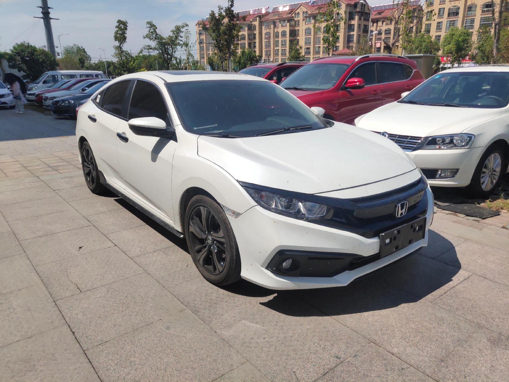 新到21年本田思域1.5t 新车指导价14.59万那款