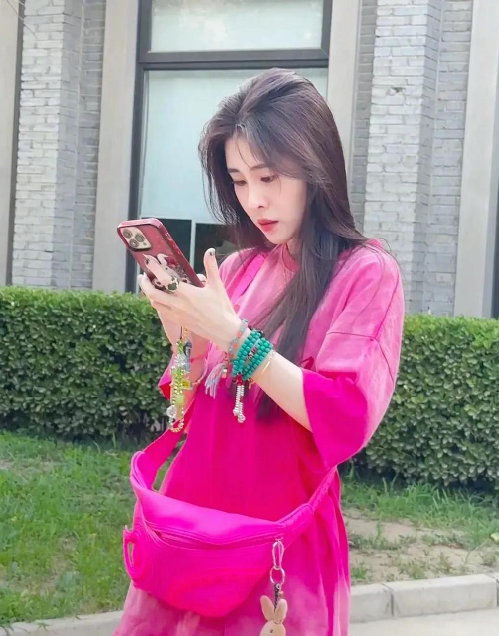 纵使繁花强争艳,一抹碧晨耀星河!你是最美的张碧晨