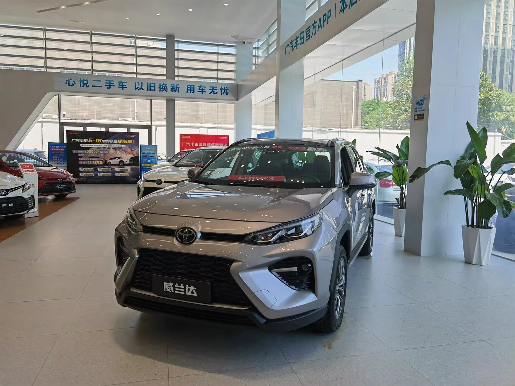 威兰达欧泊银 比黑色耐脏 比白色好看 威兰达欧泊银很耐看 属于小众