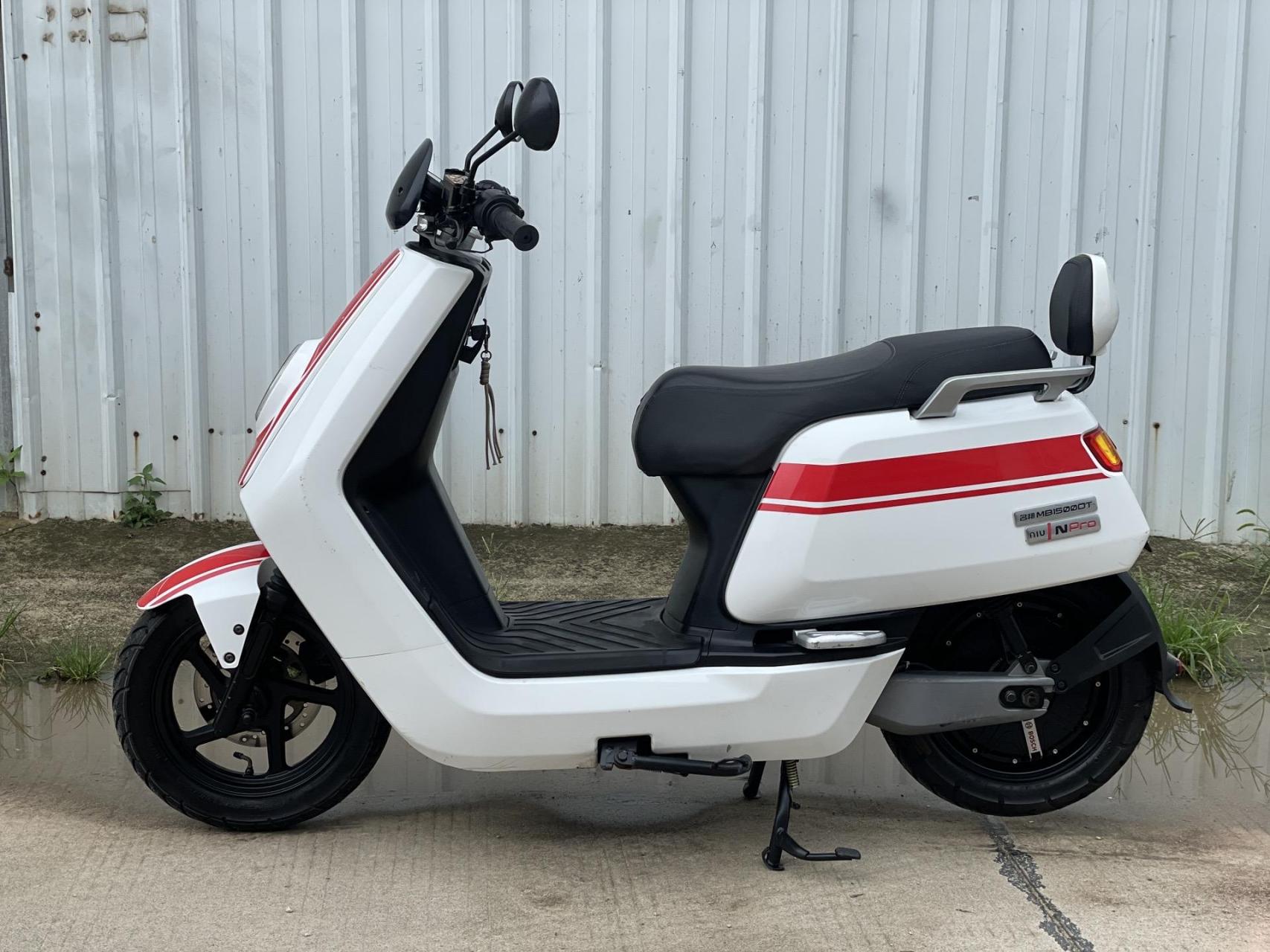 19年小牛n1s pro顶配版.