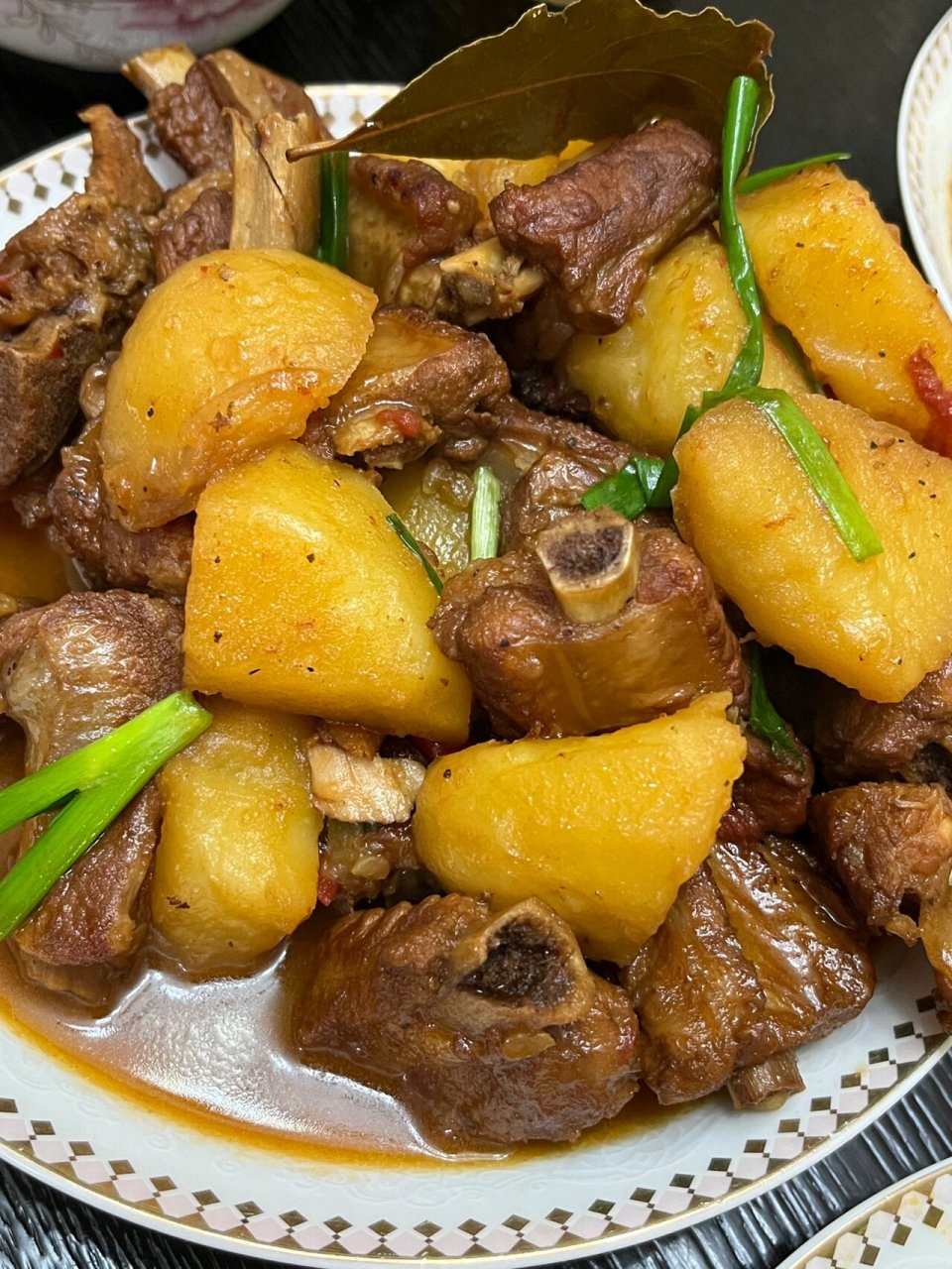 周末家常菜|炒菜米饭98 主食:米饭 蒸虾08 土豆炖排骨08 凉拌