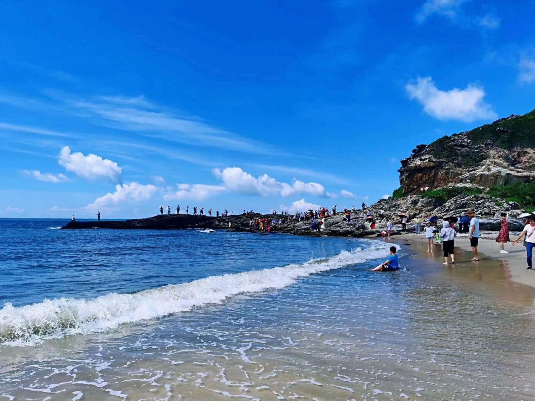 惠州盐洲岛,惠州唯一一个海岛镇,在巽寮湾双月湾的中间地段,没有挂档