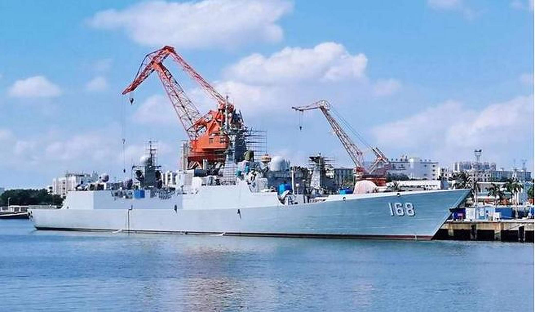 网络照片显示,052b型导弹驱逐舰首舰"guangzhou"号已经完成升级改装