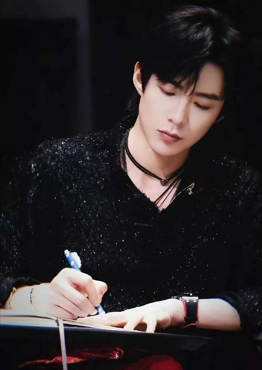 最近,摩登兄弟歌手刘宇宁,在直播中说出了一个听起来有些惊讶,仔细