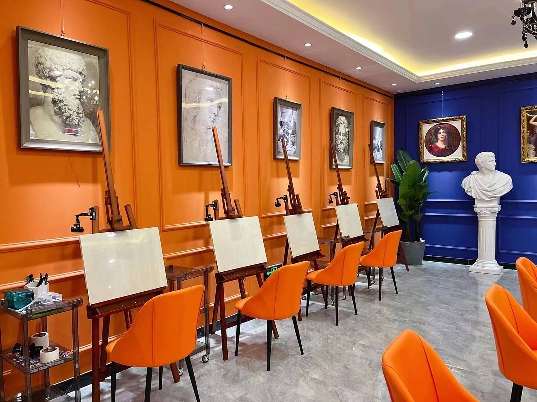 第12家画室装修完工  橘色配蓝色已经成为标志性搭配了