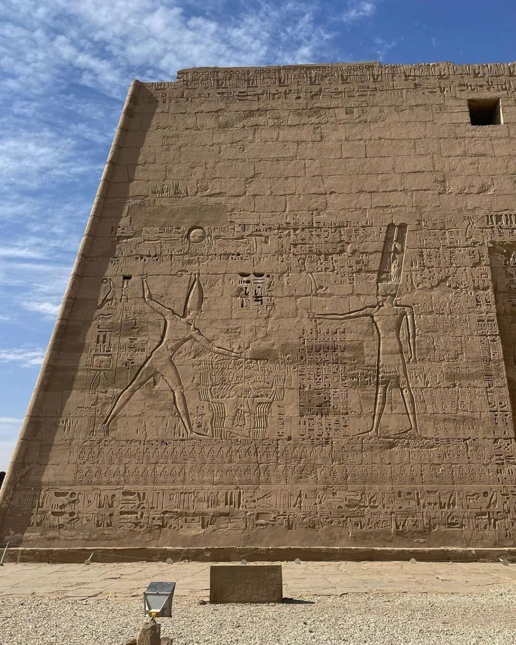 哈布城|拉美西斯三世神庙 埃及十大著名神庙 99 	 "