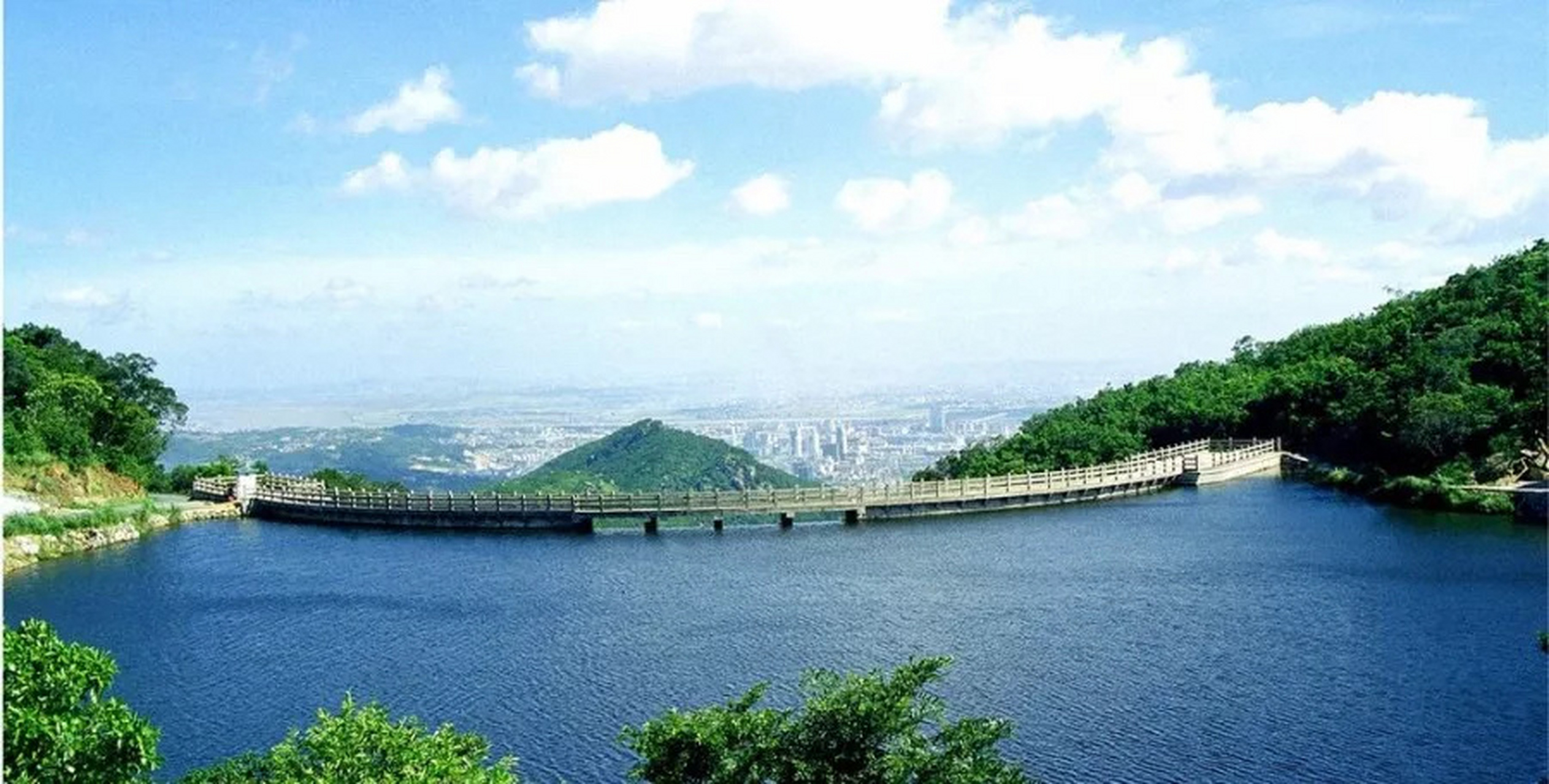清源山风景名胜区# 8215是泉州唯一的5a级景区.