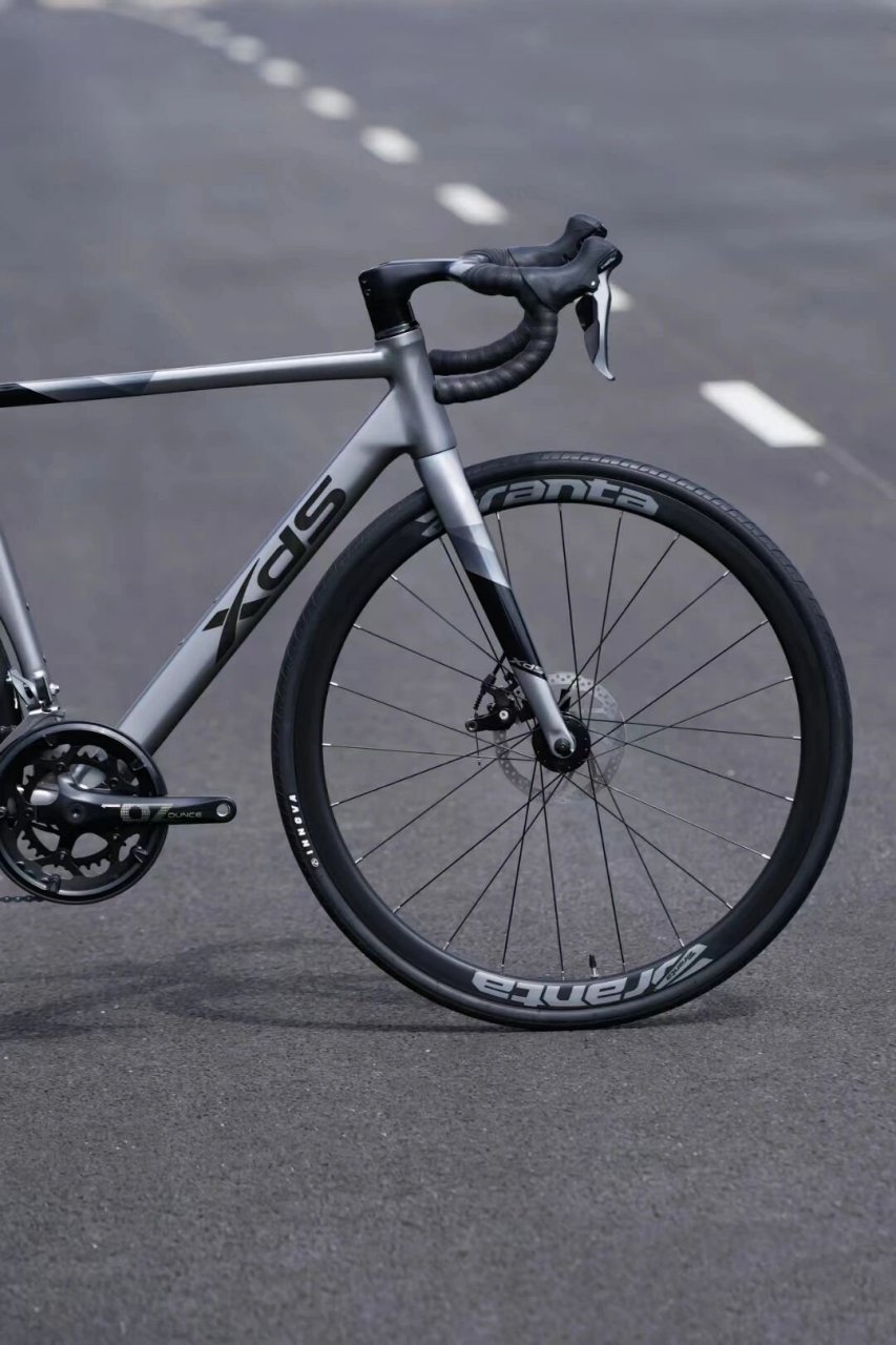 喜德盛rs350 喜德盛rs350灰黑色,配置在最后一张图.零售价:3598元 过