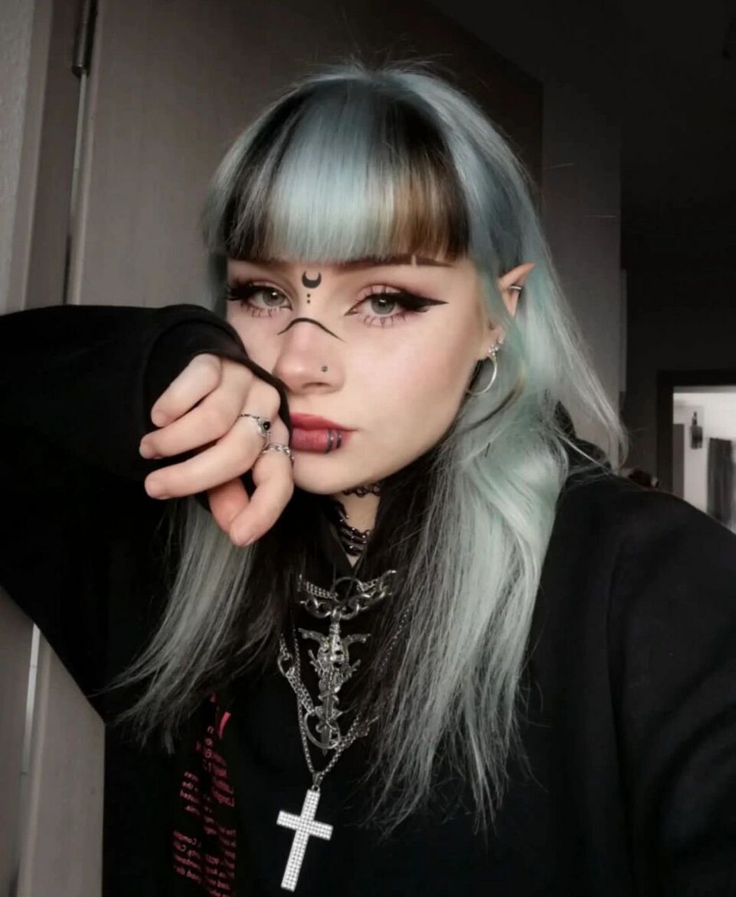哥特风妆面98 博主「helen」的暗黑系妆容造型94 张力十足,氛围感