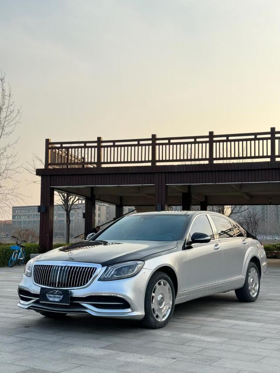 5t  v12完美升级2020款奔驰迈巴赫,双拼色外观,全景天窗,一键启动