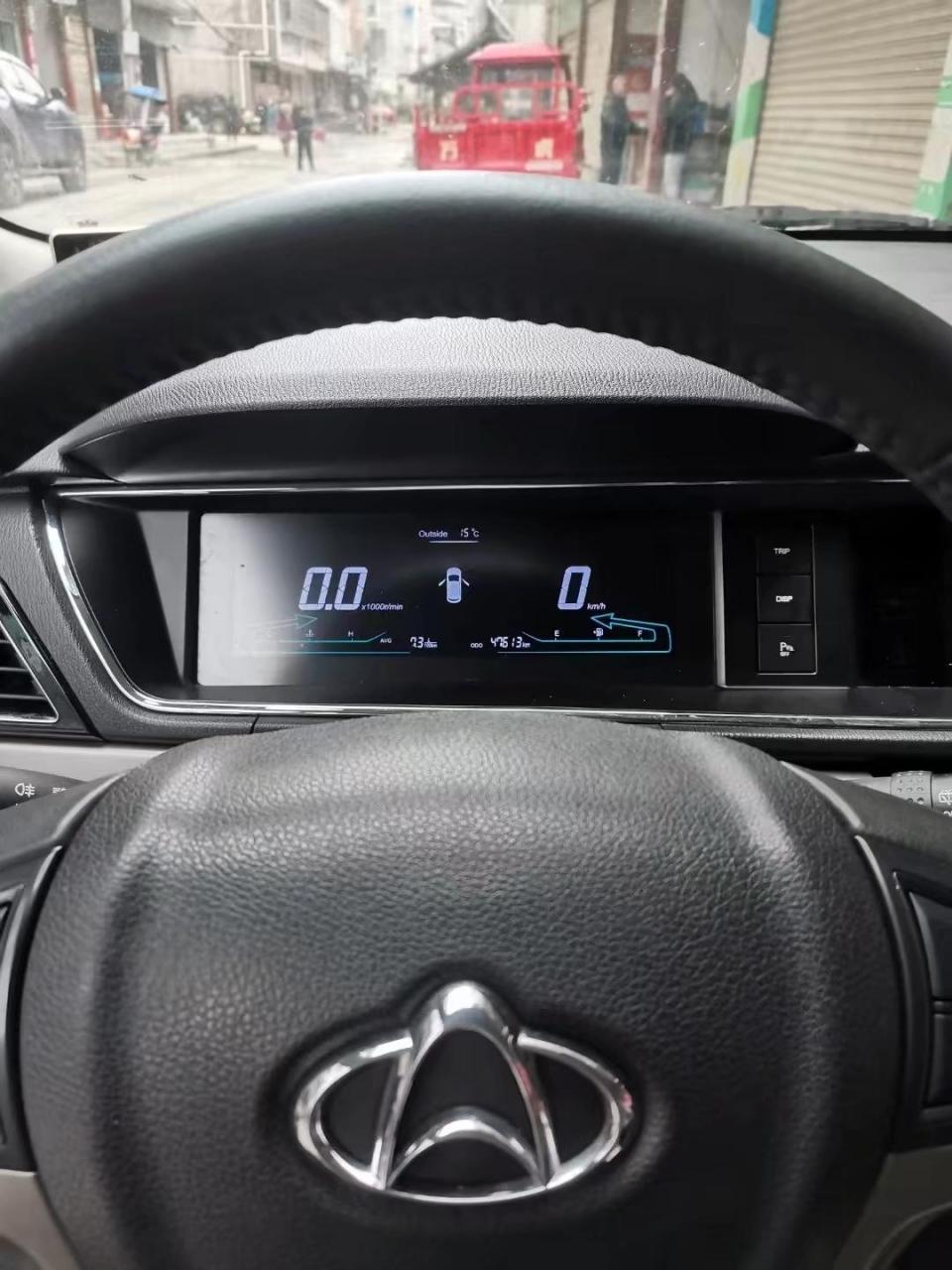 2017年长安欧尚a600豪华,车库长大的车