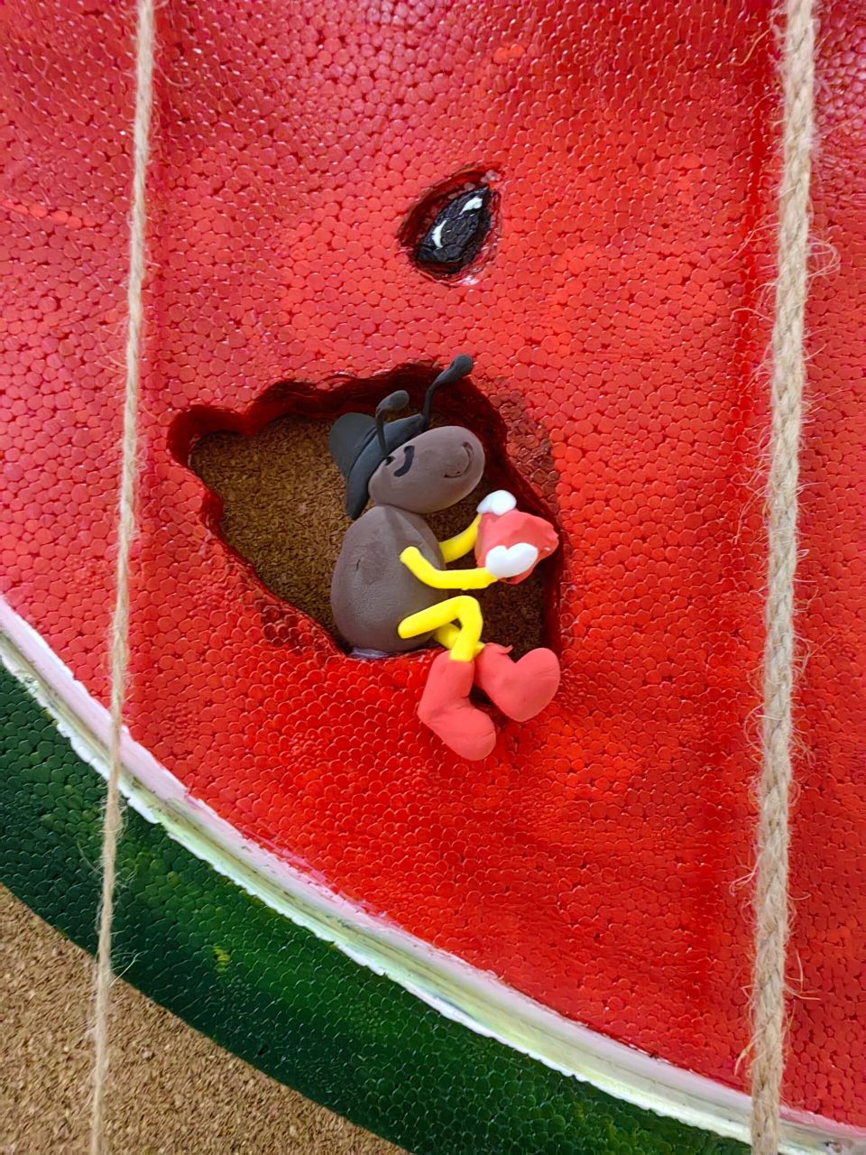 《蚂蚁和西瓜》绘本场景环创