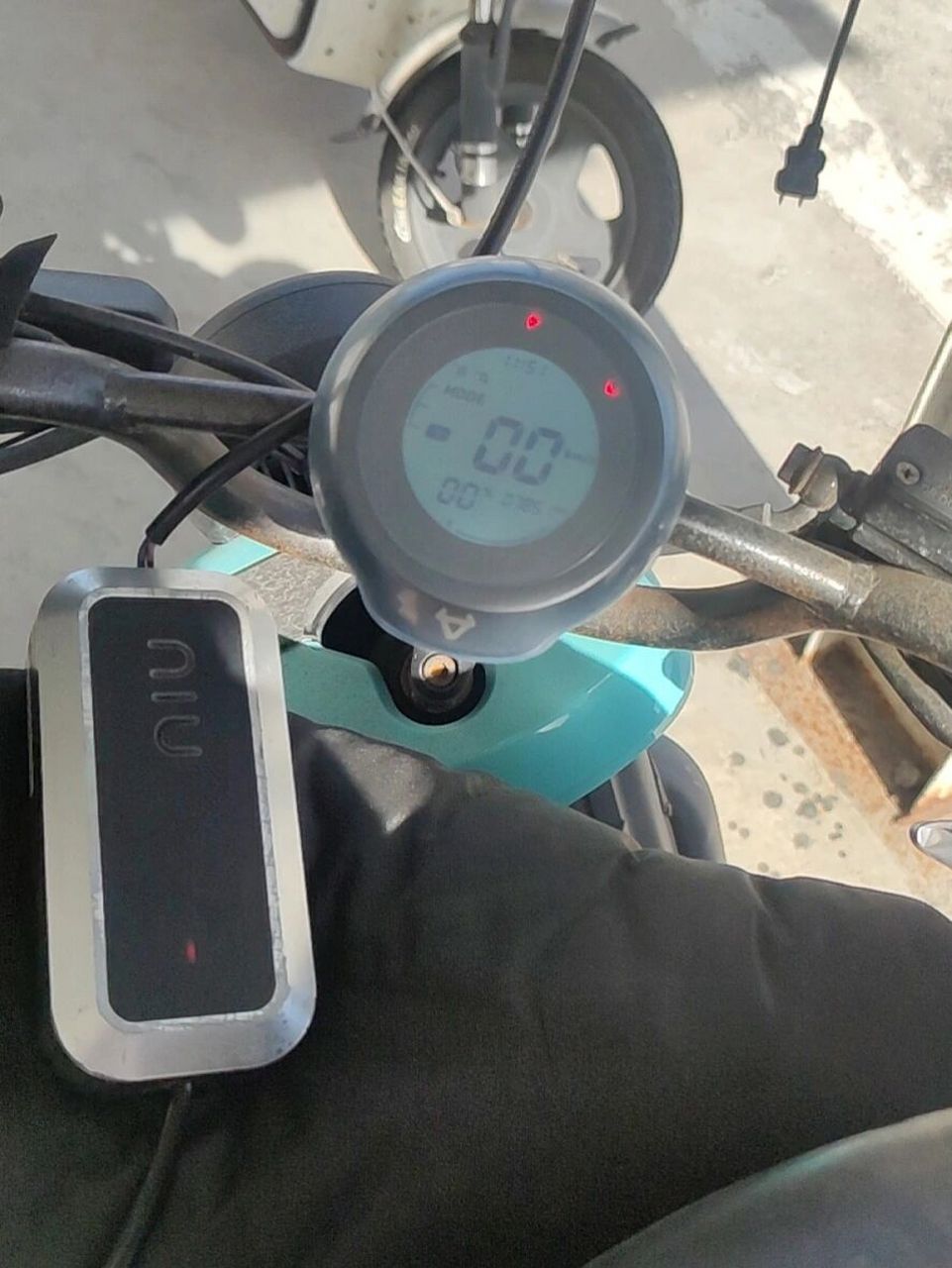 小牛电动车故障191 小牛电动车故障191,10月份发现钥匙遥控无法开机