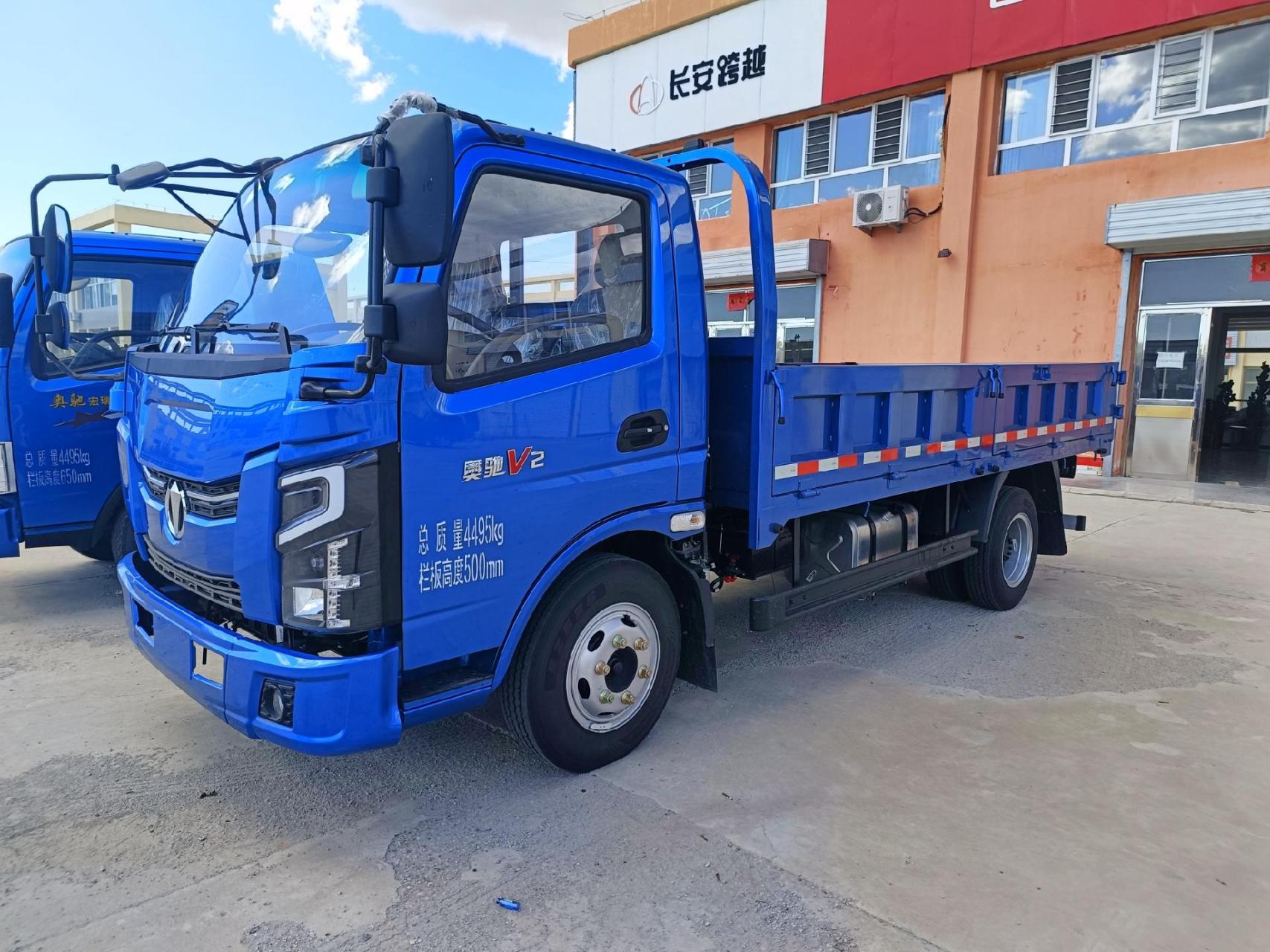 奥驰v2重载版上市啦  搭载云内150匹马力座机  高低速8速 内饰高配