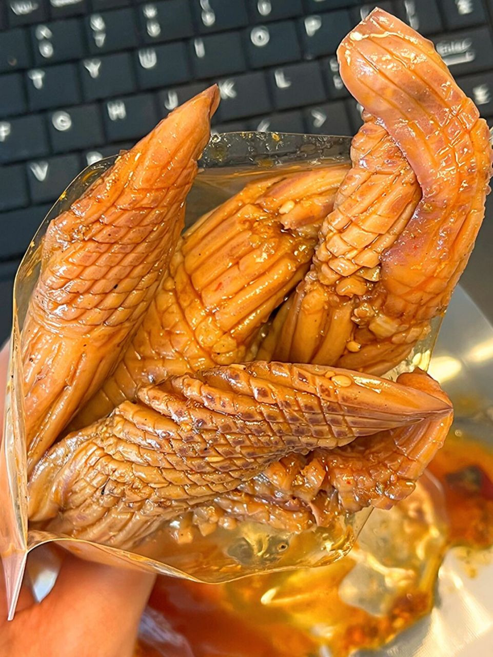 冷吃火箭鱿鱼 我怎么才发现这个01 鱿鱼肉很q弹紧实 切了花刀好入味