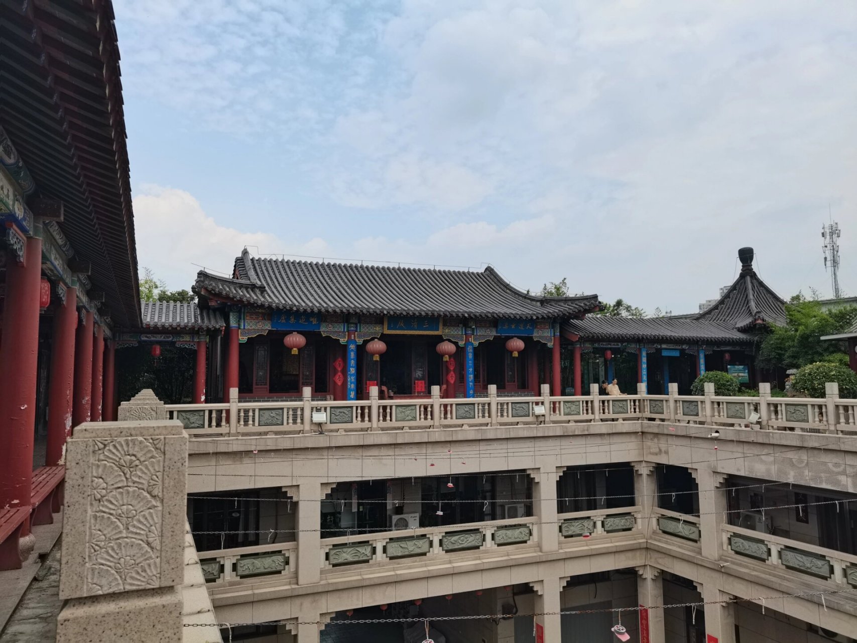 徐州三清观 徐州市里唯一一家道观 在云龙山下边 道长们特别好 都很