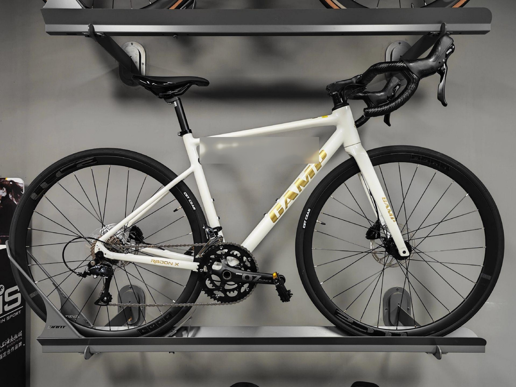 搭配禧玛诺r3000小套 桶轴车架!更舒适的几何,49码带脚踏仅10.8kg!